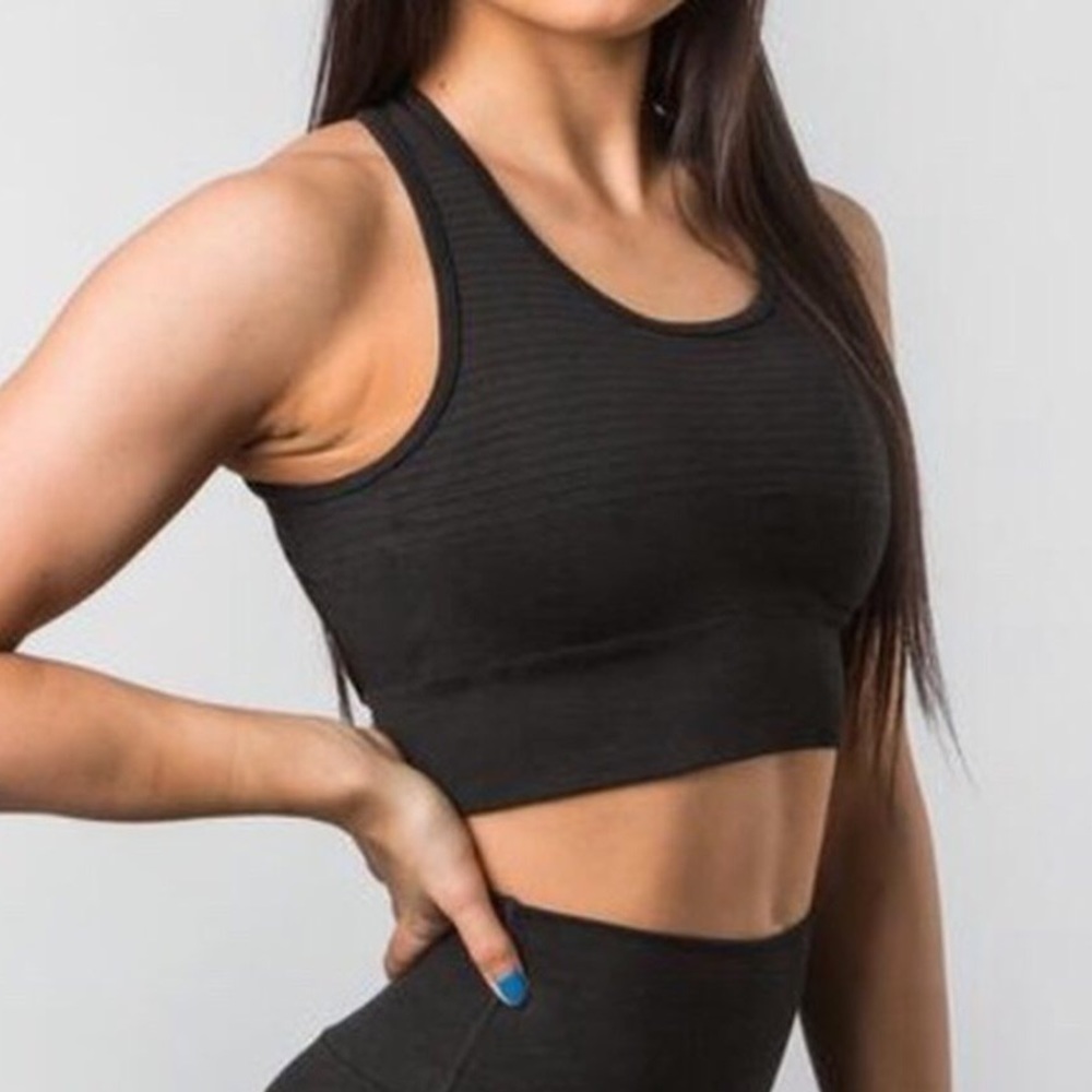 Alphalete vault bra